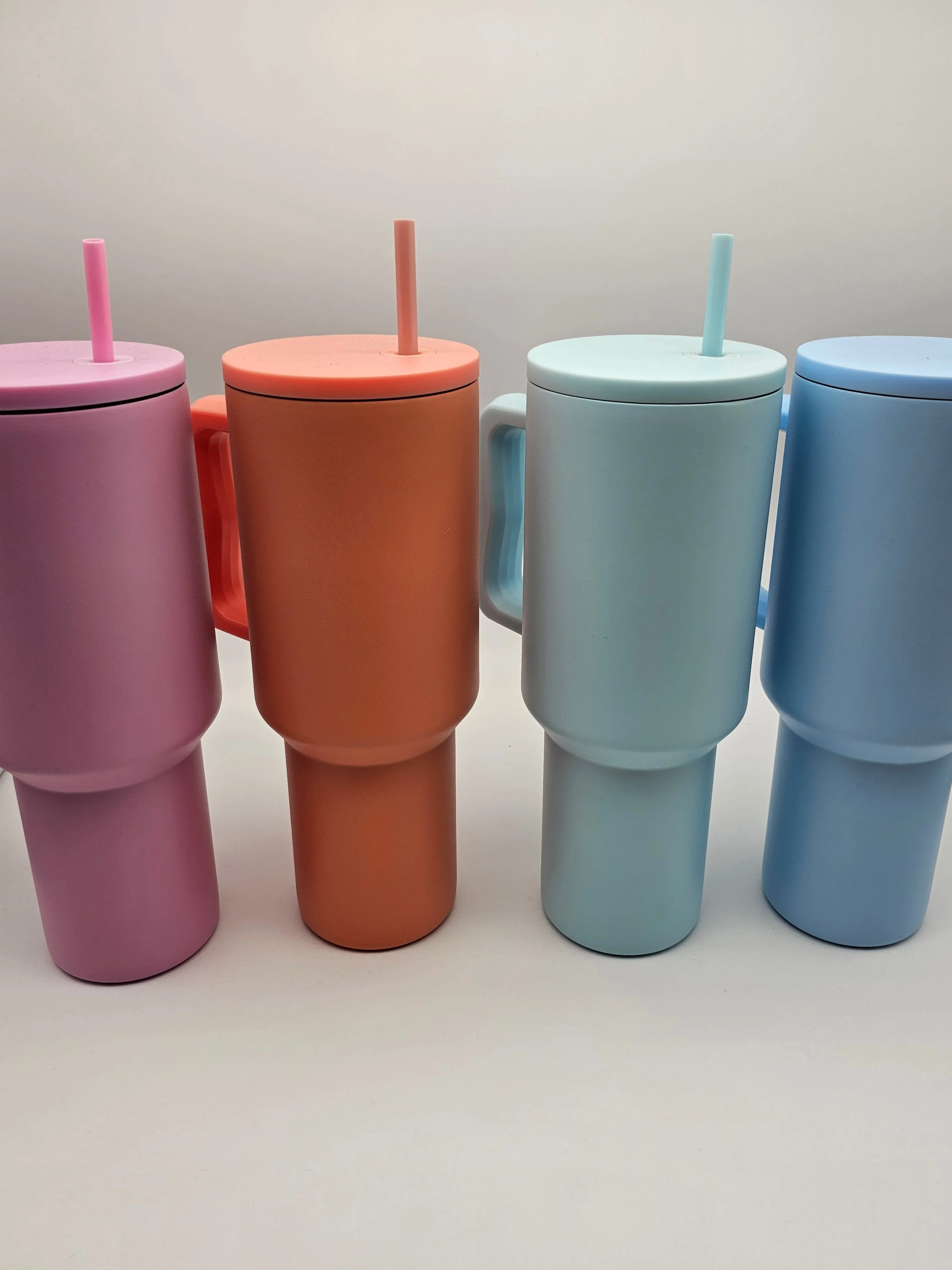 4O OUNCE TUMBLER WITH STRAW